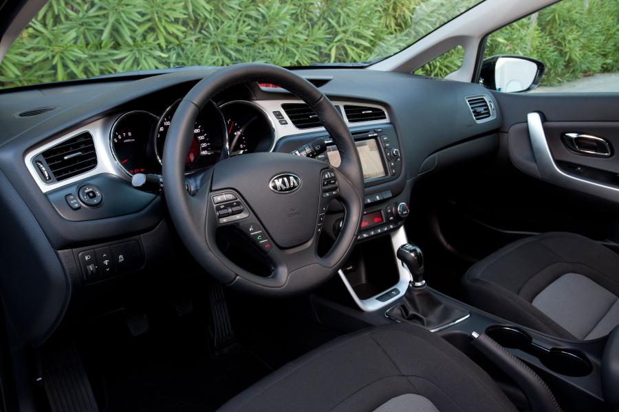  Kia cee&rsquo;d Station Wagon 2012 года  (фото 16 из 89)